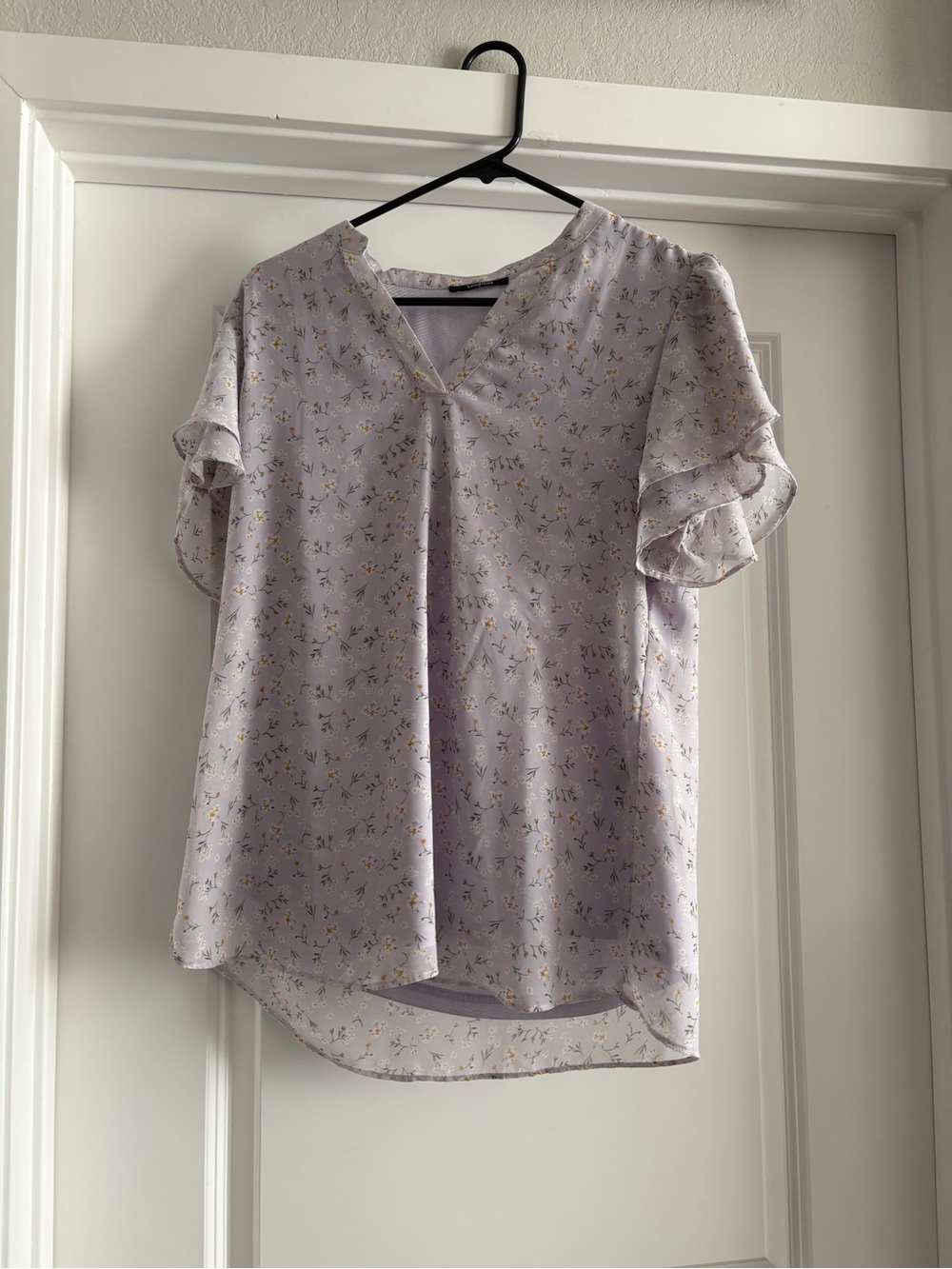 Lilac Floral V-Neck Ruffle Sleeve Blouse